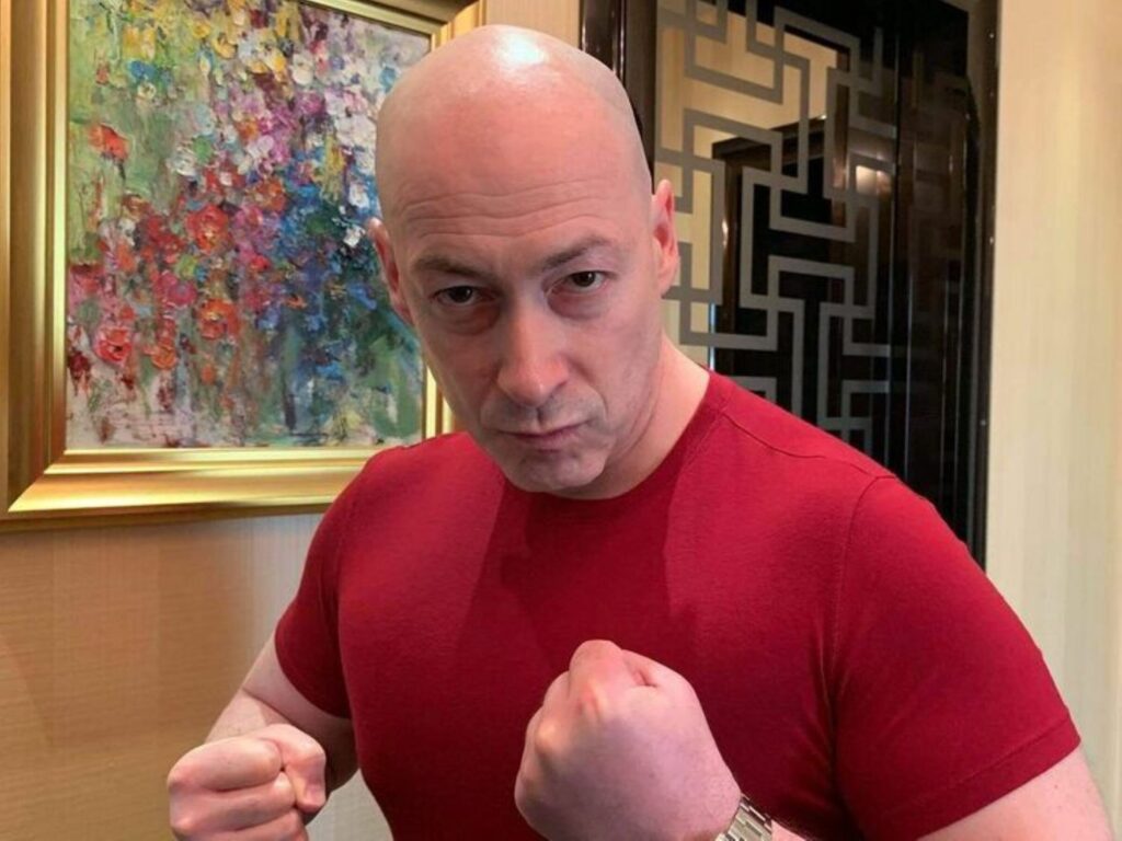 "На бровах, але зробив". Гордон у 57 років віджався від підлоги 57 разів. Відео