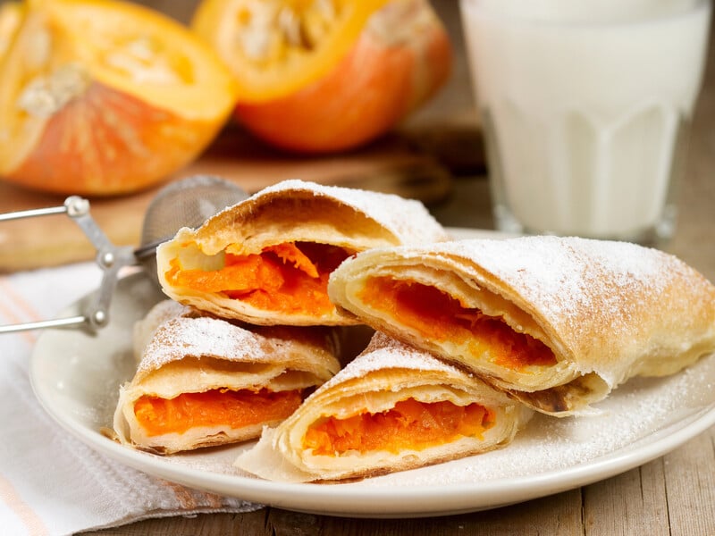 Вертута з гарбузом і яблуками. Приготуйте випічку "зі смаком осені" Вертута з гарбузом і яблуками. Приготуйте випічку "зі смаком осені"