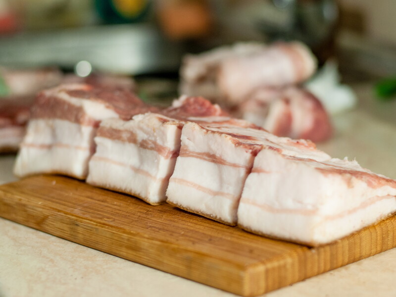 Якщо це більше ніж 6 см – не беріть. Чотири поради, які допоможуть вибрати найсмачніше сало на ринку Якщо це більше ніж 6 см – не беріть. Чотири поради, які допоможуть вибрати найсмачніше сало на ринку