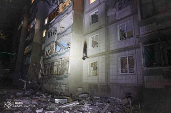 Росія з авіації вдарила у житловий будинок Харкова: що відомо про атаку (фото)