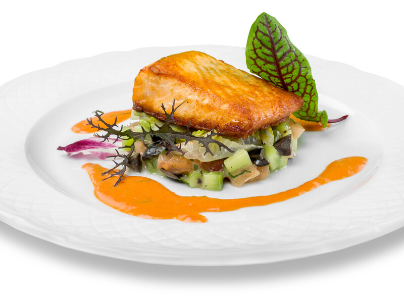 Шеф-кухар показав, як потрібно наносити на тарілку соус для подавання страви