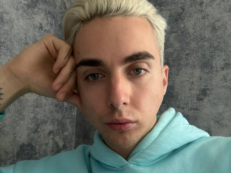 "Вона сказала "так". Melovin зробив пропозицію дівчині