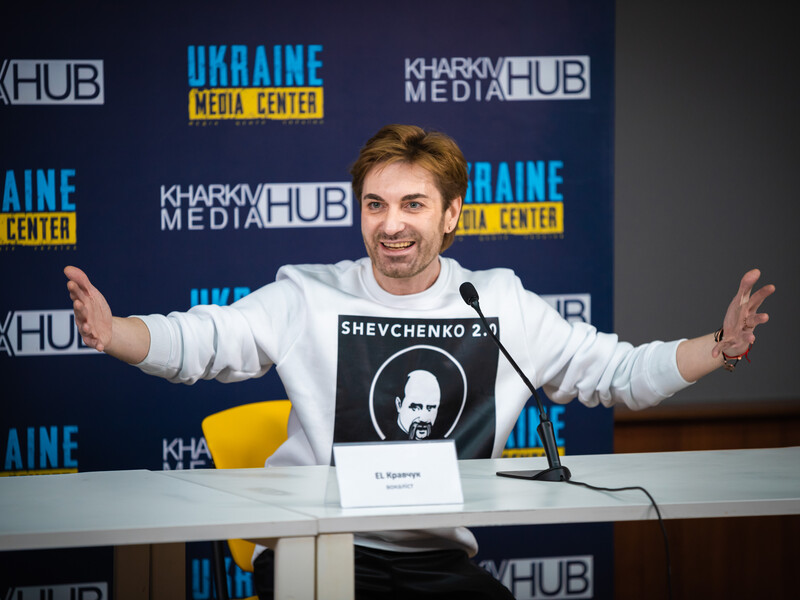 "Не зашкарублий дідуган із вусами". "Березіль" покаже в Києві виставу про "генія і коханця" Шевченка