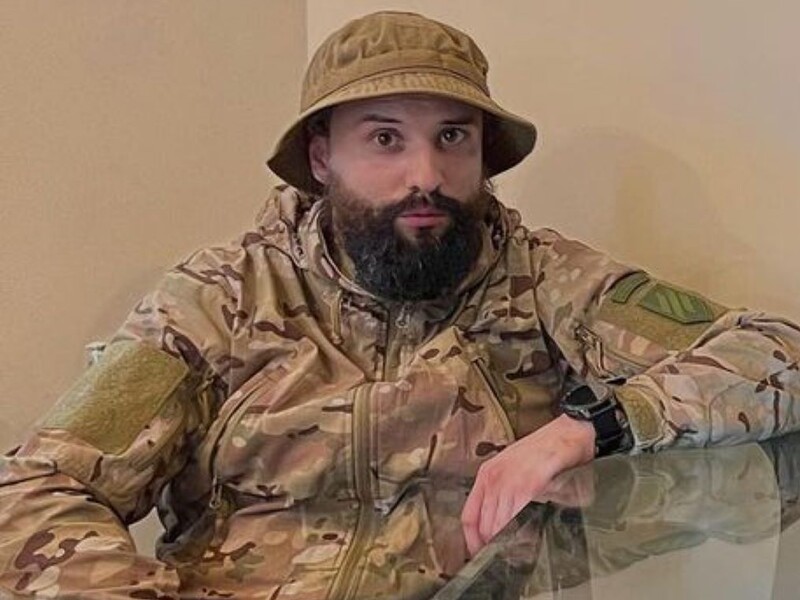 Військовослужбовець Розовий зробив перший удар по м'ячу під час матчу "Рух" – "Карпати". Відео