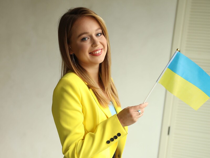 Нардепка Ясько презентувала відео з українською поезією "Троянди", яку написала із Жаданом Нардепка Ясько презентувала відео з українською поезією "Троянди", яку написала із Жаданом