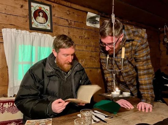 Близнюки розмовляють 26 мовами кожен: одну з них вони винайшли самі в дитинстві (фото)