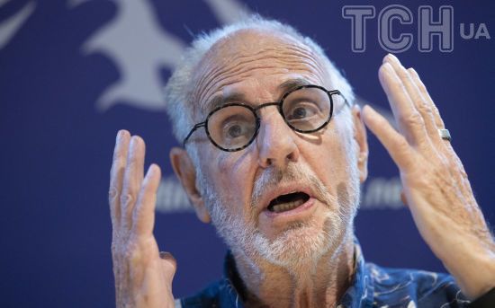 "Доктор Смерть" створює нову "капсулу самогубця": попередню вилучили через сліди задушення