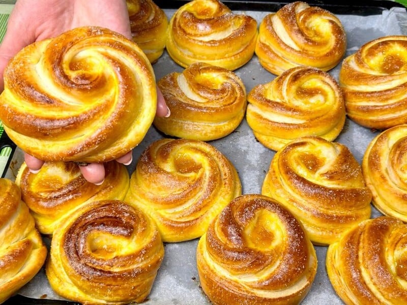 Змішайте це з молоком – і булочки вийдуть смачними й пишними. Бюджетний рецепт ніжного тіста Змішайте це з молоком – і булочки вийдуть смачними й пишними. Бюджетний рецепт ніжного тіста