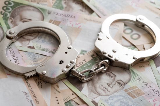 На Закарпатті хрещений батько загиблого військового обікрав його родину