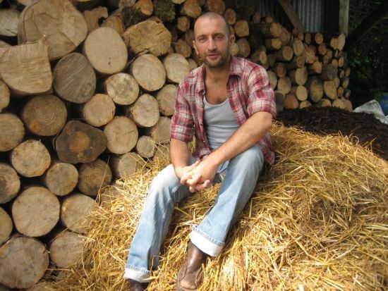 Економіст майже 20 років тому відмовився від грошей та цивілізації: як він живе (фото)