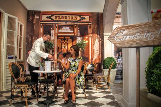 Чи потрібно платити податки з чайових: Гетманцев попередив, що незабаром чекає на рестораторів