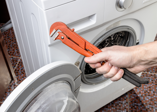 Як зрозуміти, що пральна машина скоро зламається: фахівці назвали три основні ознаки