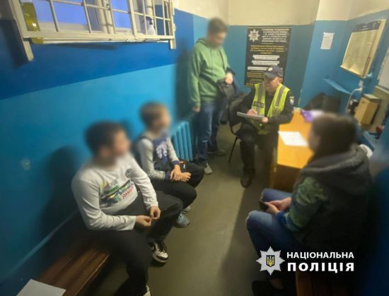 Вирішив пожартувати з пасажирів: стало відомо, хто закинув "міну" до вагона метро в Києві