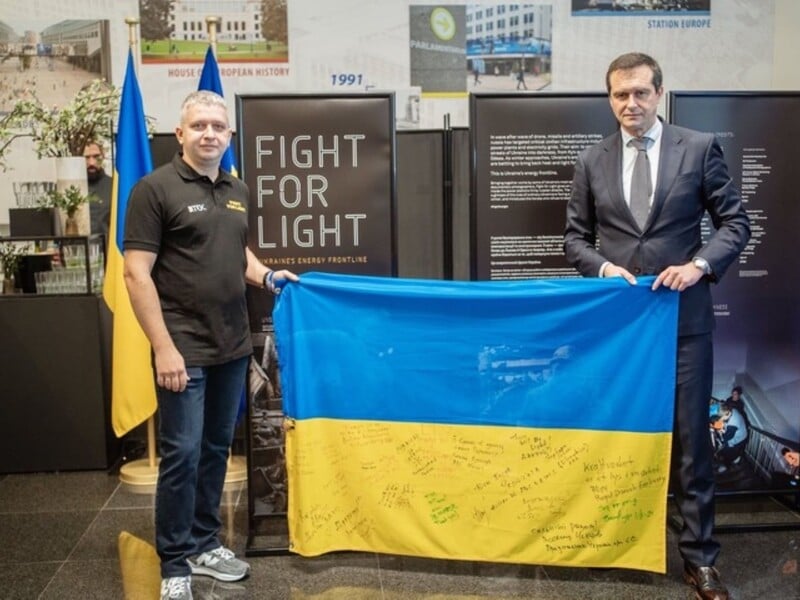 У Брюсселі відкрили фотовиставку "Битва за світло" про героїзм українських енергетиків. Фото У Брюсселі відкрили фотовиставку "Битва за світло" про героїзм українських енергетиків. Фото