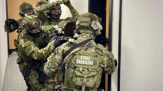 Підозрюють у "контрабанді" людей: у Польщі затримали двох українців