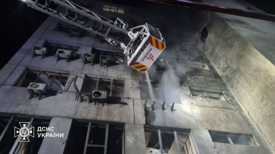 Пожежі у будинку та 9 постраждалих: у ДСНС розповіли деталі атаки на Київ