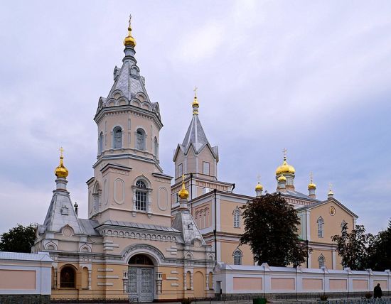 "Буде в РФ цар і ми об'єднаємося": що кажуть у Корецькому монастирі на Рівненщині, яким напряму керує Кирило