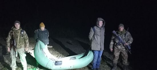 За $20 тис. отримали човен і одне на двох весло: історія невдах-ухилянтів