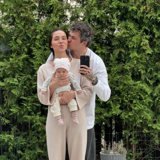 Дружина Кота приголомшила змінами фігури за три місяці після пологів: "Жіноча терапія"