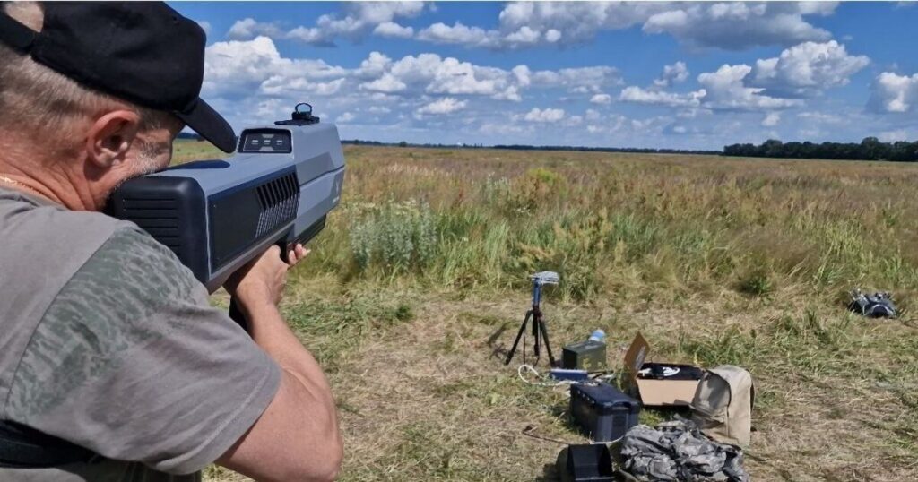 Українські військові закуповують новітню антидронову рушницю Czech Sokil