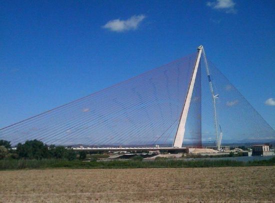 В Іспанії британець зірвався з 192-метрового мосту, знімаючи контент для соцмереж