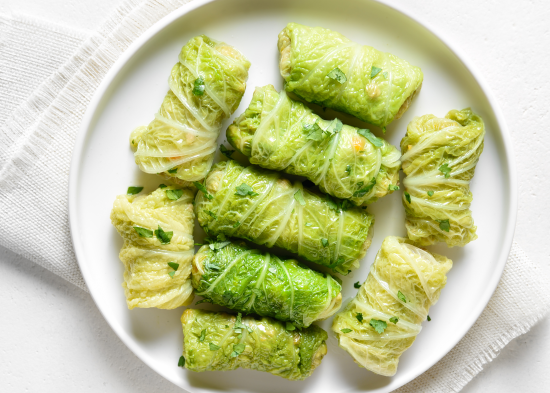 Навіщо досвідчені кулінари радять обсмажувати голубці перед приготуванням: це вас здивує