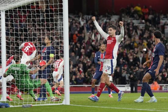 "Арсенал" без Зінченка впевнено обіграв ПСЖ у матчі другого туру Ліги чемпіонів (відео)