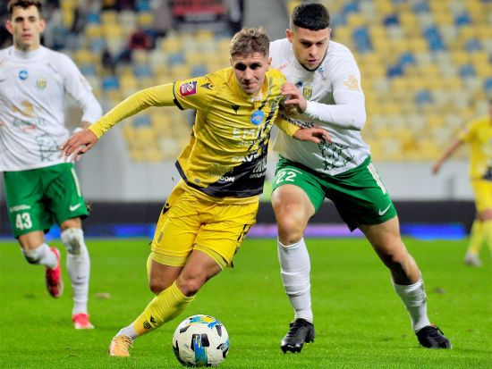 "Рух" взяв реванш у "Карпат" і став першим чвертьфіналістом Кубка України (відео)