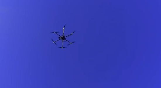 Ефективно випалює окупантів: наші бійці показали роботу українського коптера "Немезіс" (відео)