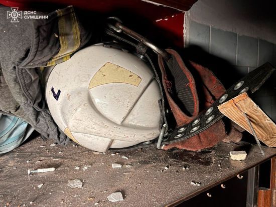 РФ вдарила по підрозділу ДСНС у Шостці: поранені 5 рятувальників