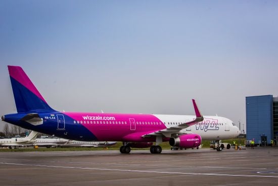 У Грузії блискавка двічі влучила у літак Wizz Air - ЗМІ