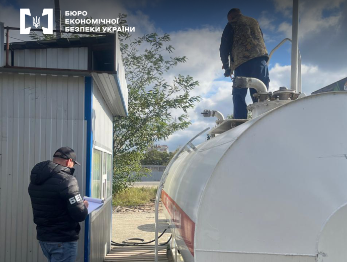 БЕБ знайшло нові нелегальні АЗС у Київській області: їх діяльність припинили
