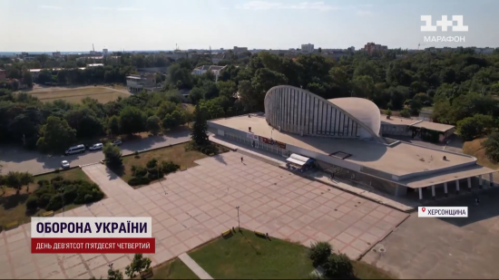 Росіяни знищують велике місто України: ТСН побувала у районі, куди рідко хтось навідується