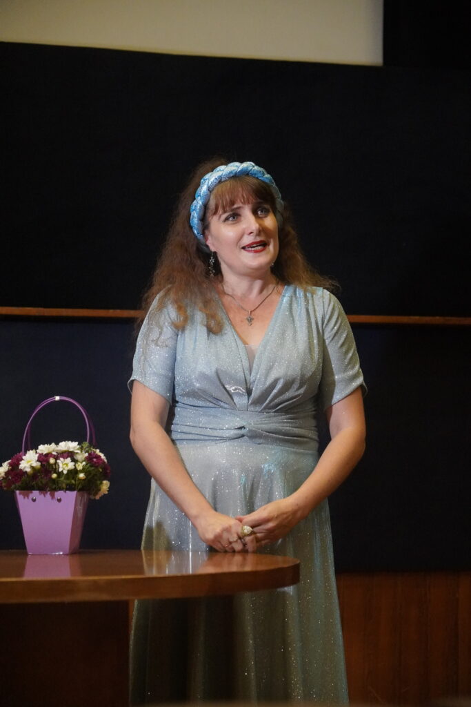 Спецрепортаж з події: Відома українська актриса та  кінорежисерка Юлія Сак презентувала авторську повнометражну стрічку “Україна - храм мого серця”