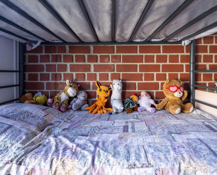 У Нью-Йорку відкрили інсталяцію Empty Beds, присвячену українським дітям, яких вкрала росія