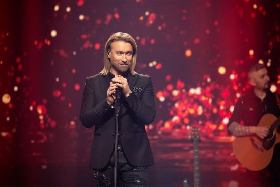 Олег Винник вперше за час війни повертається на сцену: у Мережі неоднозначно відреагували