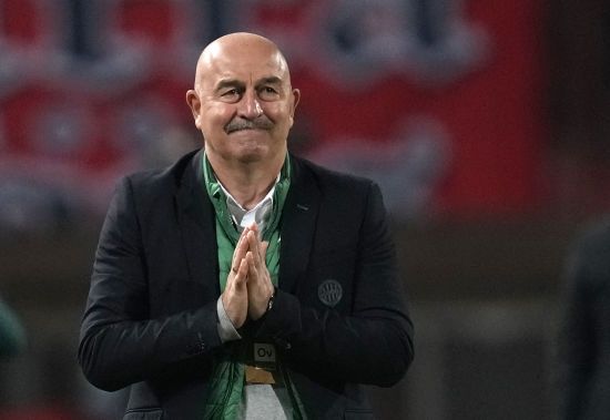 Російського тренера збірної Казахстану Черчесова оштрафували через недолугий жарт про мову