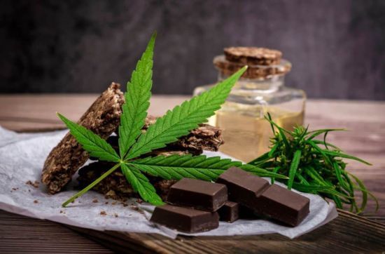 В Україні зареєстрували першу аптеку з ліками на основі канабісу: як отримати готовий препарат