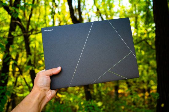 ASUS Zenbook S 14 – тонкий і потужний ноутбук зі штучним інтелектом – вже в Україні!