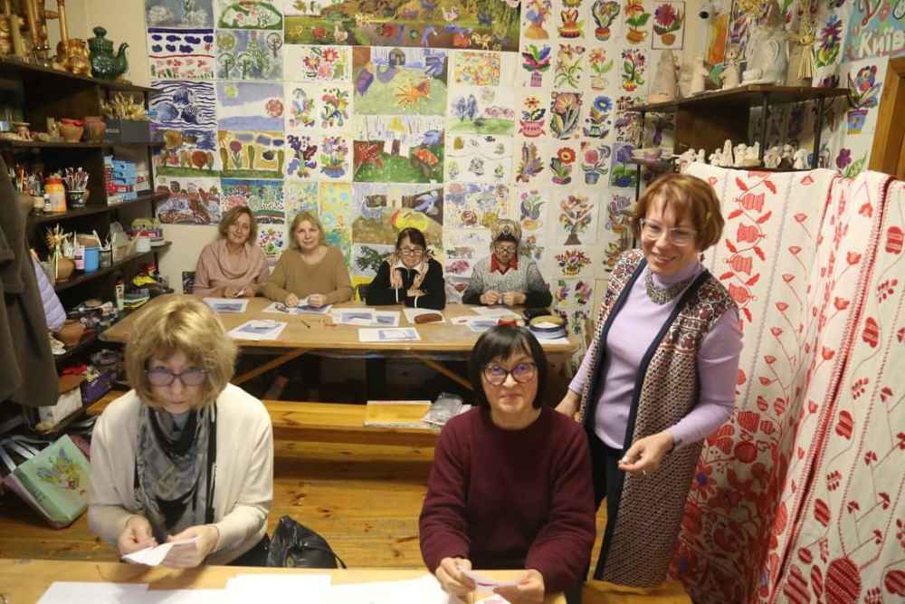 Майстер-клас із вишивки Обухівського "шитого" рушника у Музеї давньоруського гончарства ВІКЗ Майстер-клас із вишивки Обухівського "шитого" рушника у Музеї давньоруського гончарства ВІКЗ