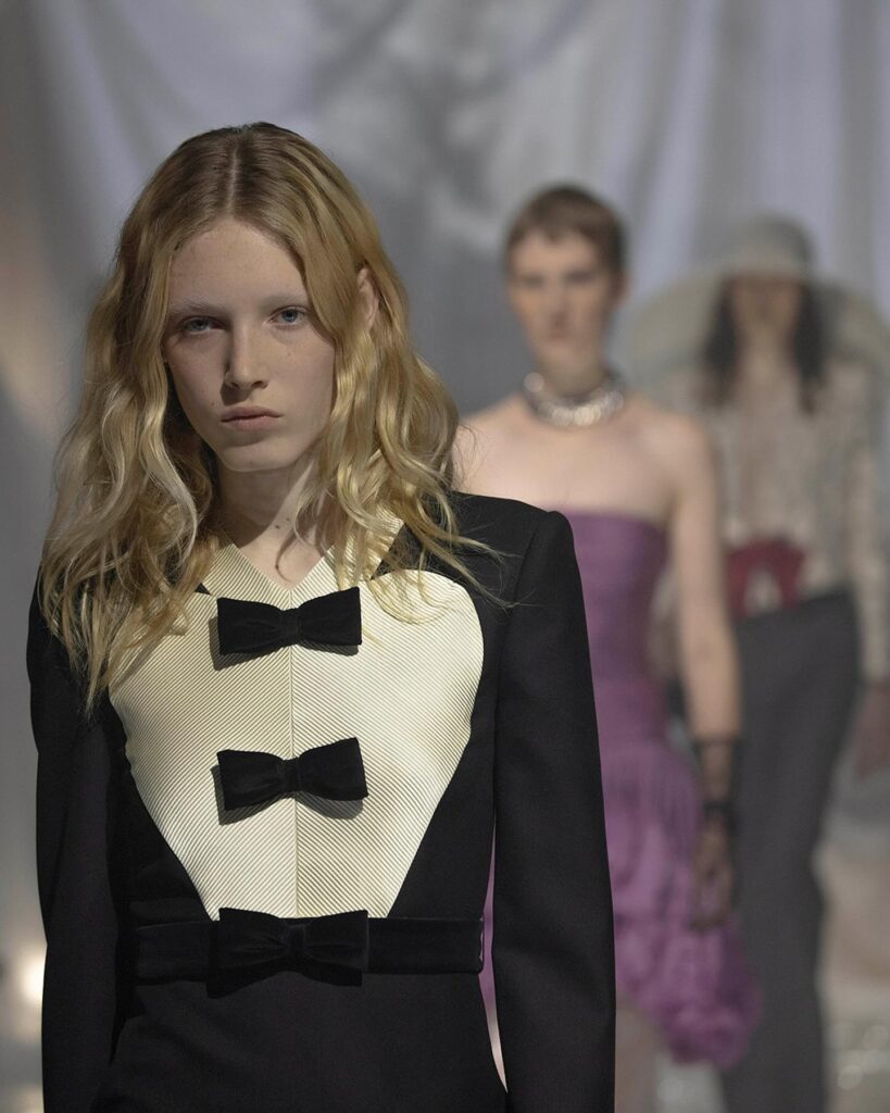 Дебютний показ Алессандро Мікеле для Valentino