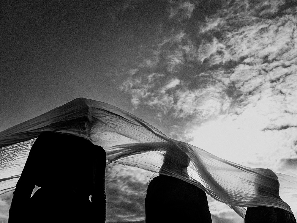 Незалежна пластична вистава “Косачка” вирушає в тур і запускає благодійну реабілітаційну резиденцію для жінок-військових