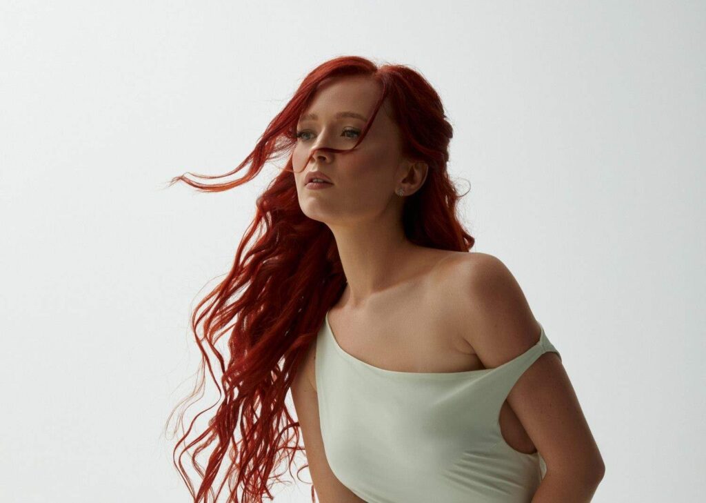 Співачка YAGODA насмілилася переспівати одну з найвідоміших українських пісень 2000-них