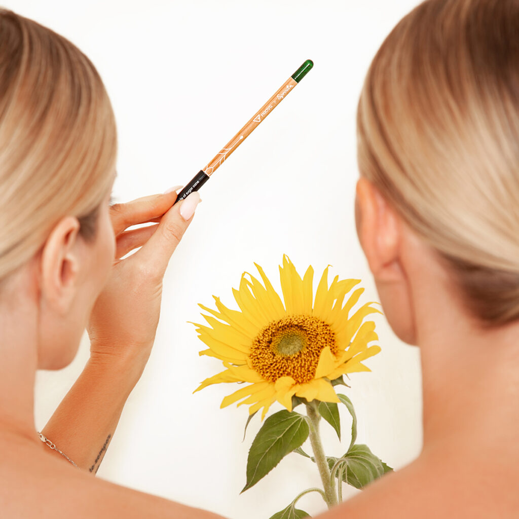 Допомога дитячій лікарні: український косметичний бренд PROVG випустив благодійний олівець для очей, з якого можна виростити соняшник Допомога дитячій лікарні: український косметичний бренд PROVG випустив благодійний олівець для очей, з якого можна виростити соняшник