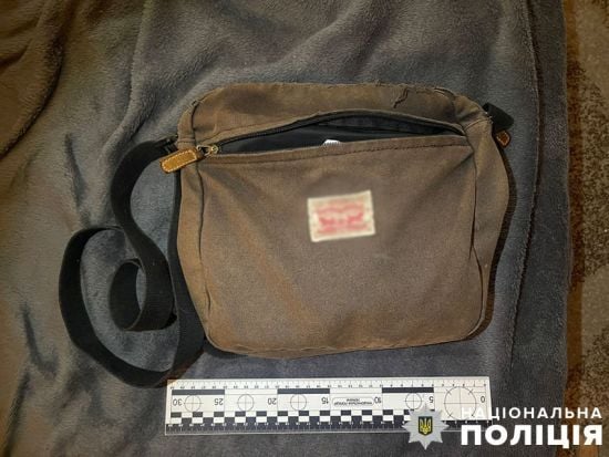 У Києві дівчина познайомилася з хлопцем і покликала додому, а той її обікрав: фото