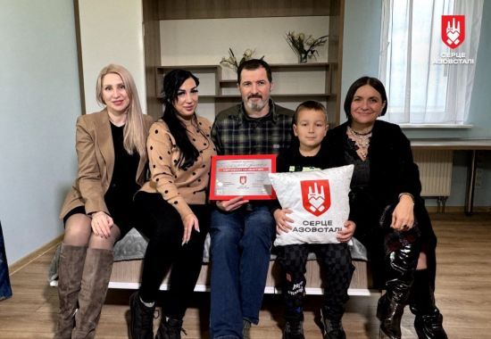 Захисник Маріуполя отримав власну квартиру від проєкту "Серце Азовсталі"