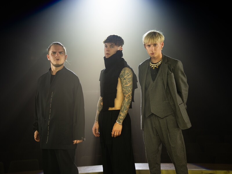 Пивоваров і Nazva записали "драйвову" пісню за мотивами казки "Котик і півник". Відео Пивоваров і Nazva записали "драйвову" пісню за мотивами казки "Котик і півник". Відео