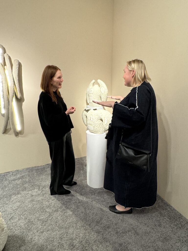 Дизайнерка Вікторія Якуша поділилася з Джуліанн Мур історією про викрадені українські артефакти