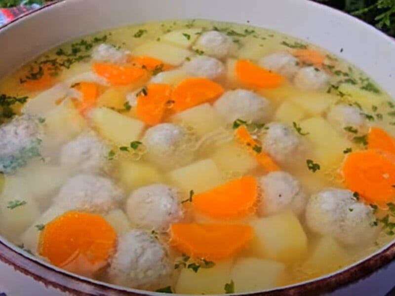 Скористайтеся цими порадами – і суп із фрикадельками вийде смачним, ситним і корисним. Рецепт Скористайтеся цими порадами – і суп із фрикадельками вийде смачним, ситним і корисним. Рецепт