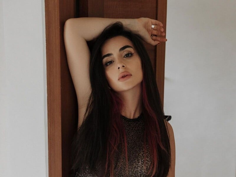 "Ех, Вася, Вася". Верблюд плюнув на Трінчер після того, як артистка почала йому співати. Відео